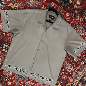 No Boundaries size Large early 2000’s Y2K style